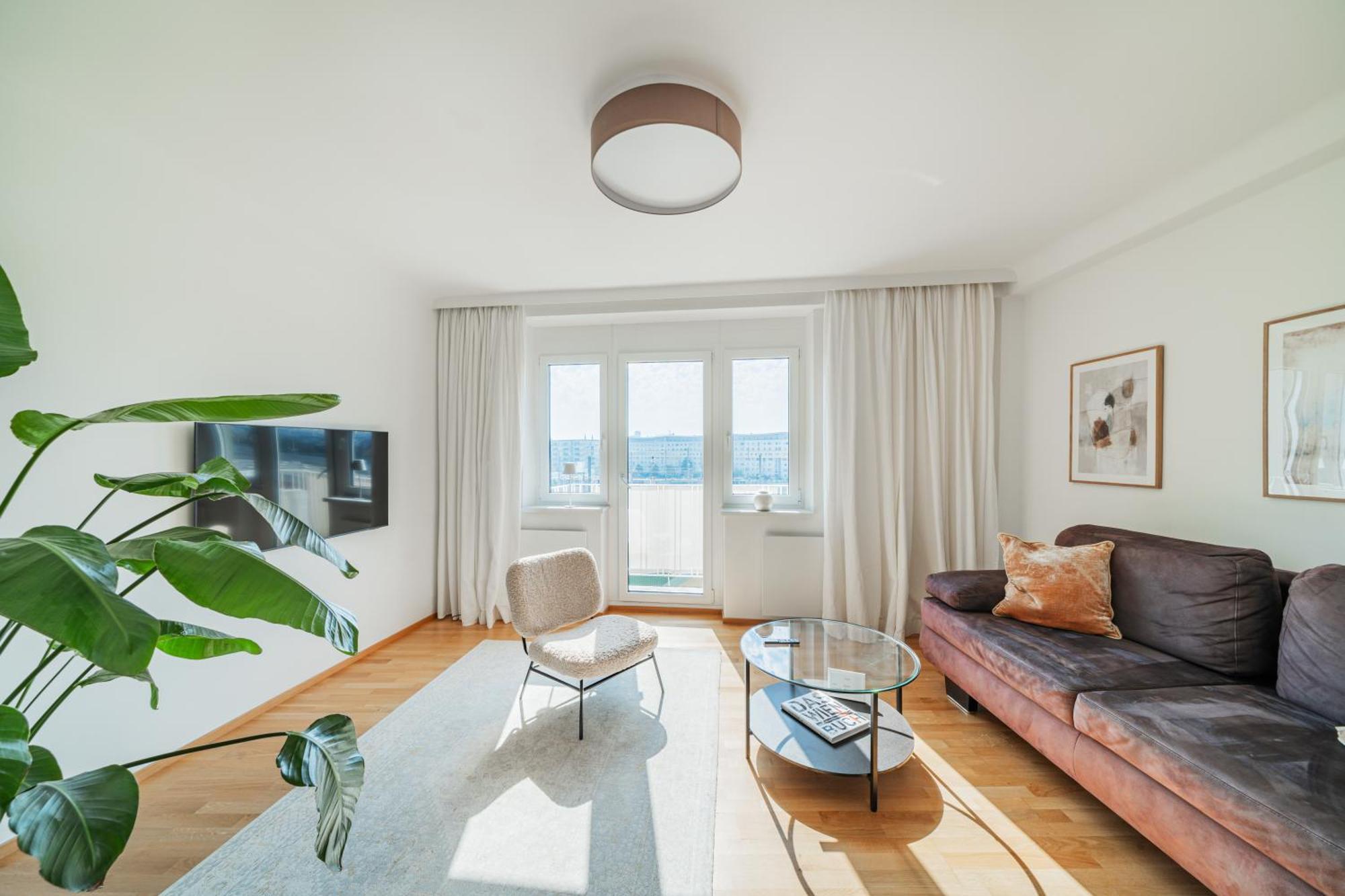 Central 60M2 Suite 10 Min Walk From Main Station Wina Bagian luar foto