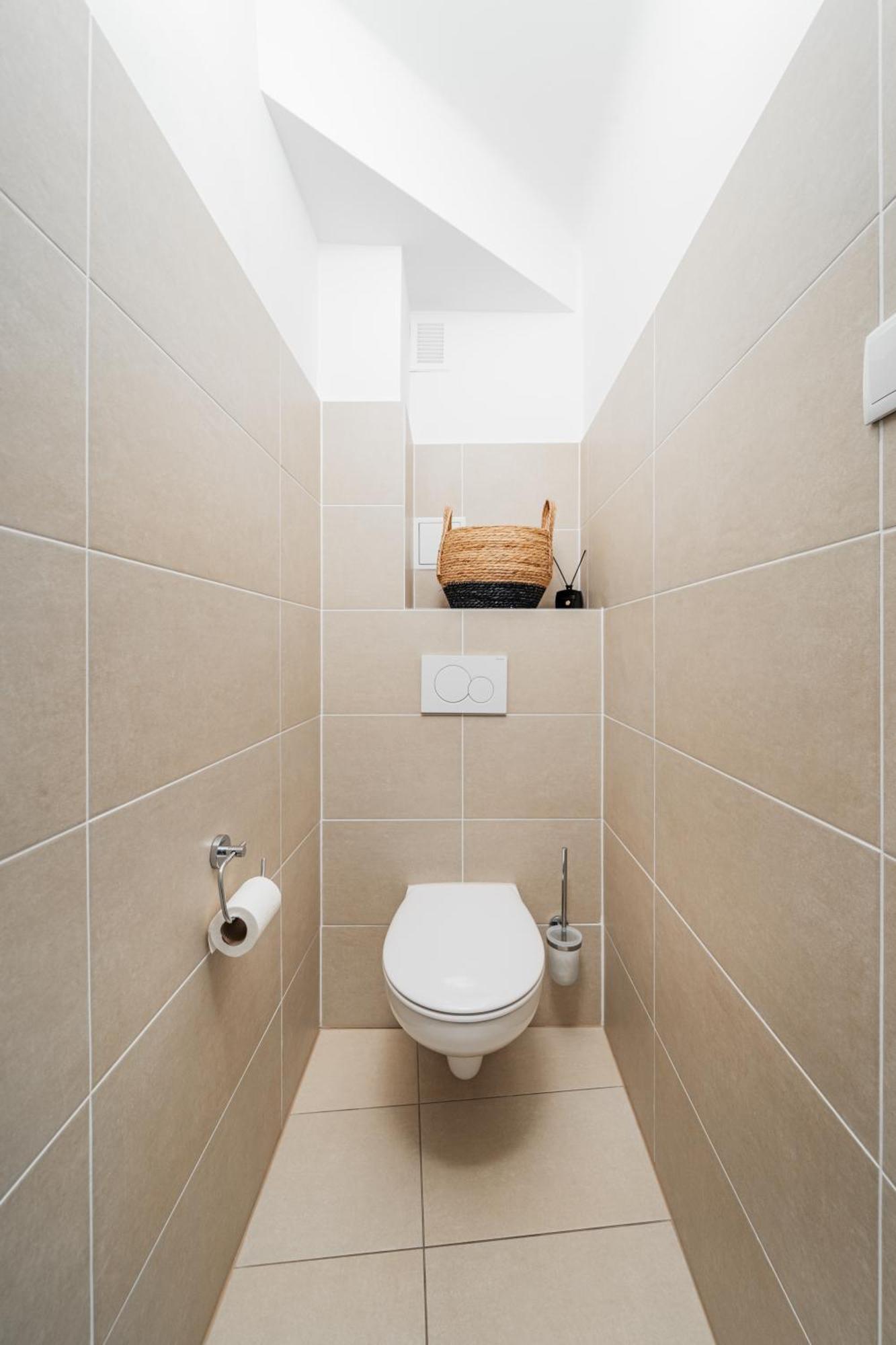 Central 60M2 Suite 10 Min Walk From Main Station Wina Bagian luar foto