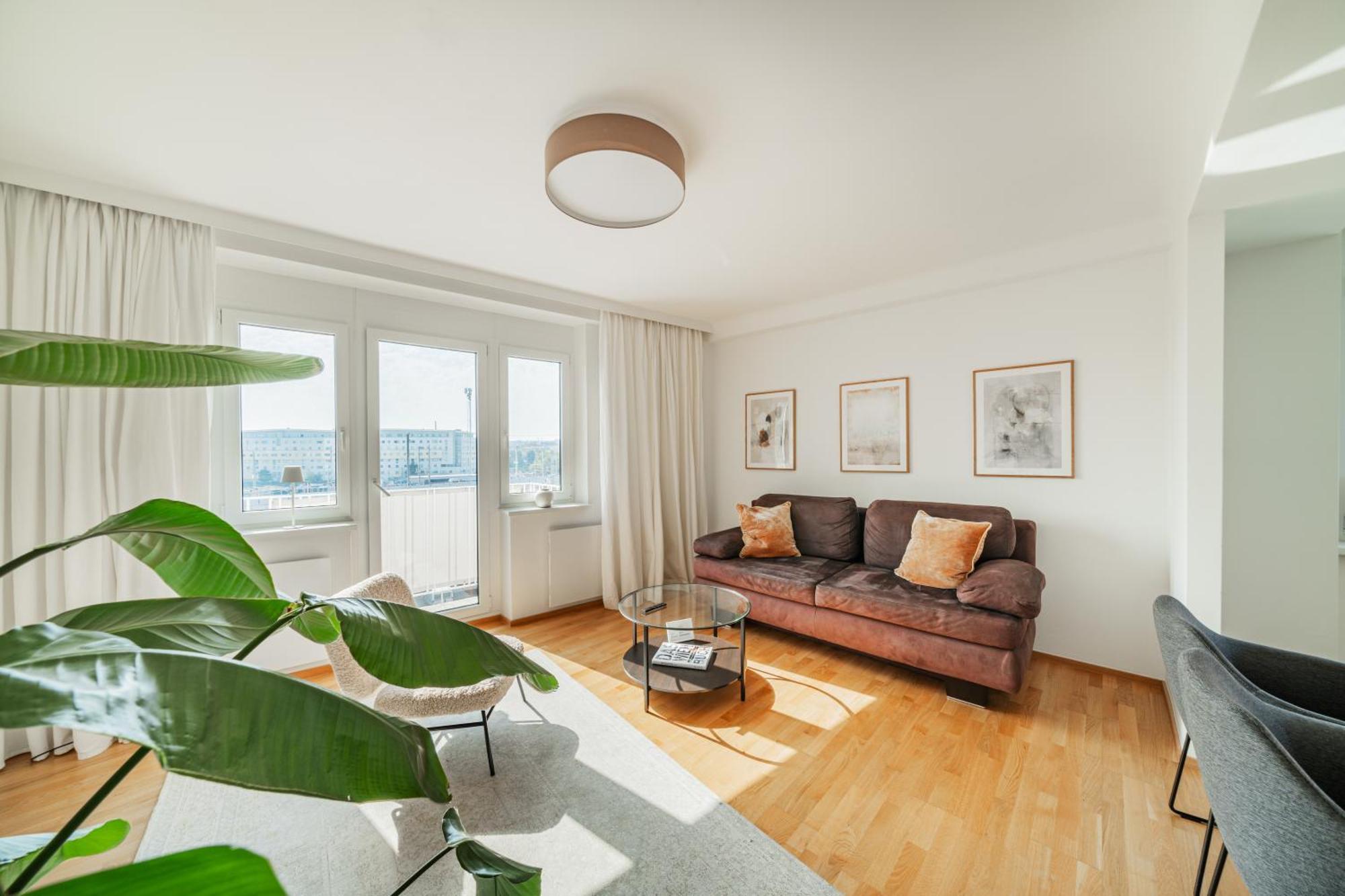 Central 60M2 Suite 10 Min Walk From Main Station Wina Bagian luar foto